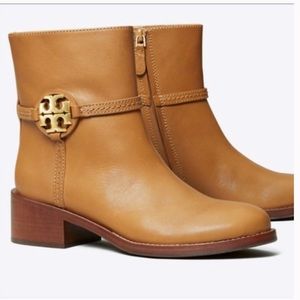 Like New Tory Burch Miller